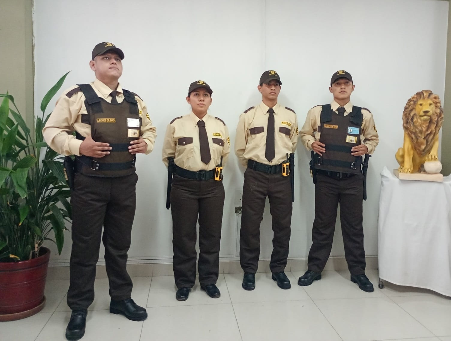 Leones de Oro personal altamente capacitado